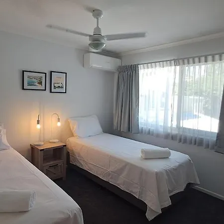 Wynnum Creek Retreat Villa
