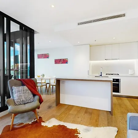 2br Fortitude Valley Pool Gym And Parking Apartment *