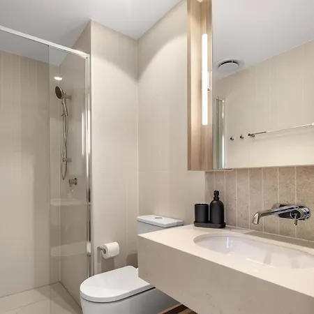 Apartment New Luxe 2br Queens Wharf