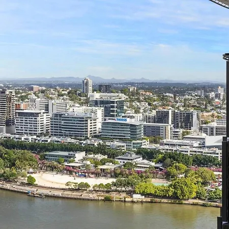 Luxury 1br In Queens Wharf