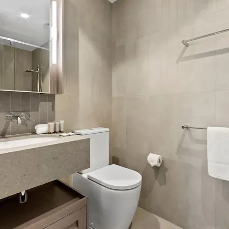 Apartment Stylish With Pool Sauna And Gym