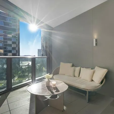 Stylish With Pool Sauna And Gym Apartment Brisbane
