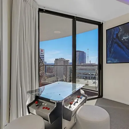 Arcade In The Sky- Views Games & Vibes Apartment *