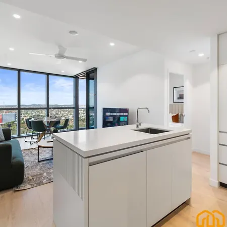 Apartment Elevated Luxury At Qwr & River Views