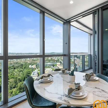 Elevated Luxury At Qwr & River Views * Brisbane