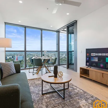 Apartment Elevated Luxury At Qwr & River Views