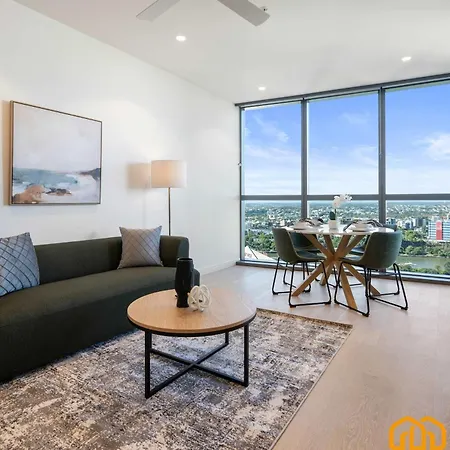 Elevated Luxury At Qwr & River Views Apartment Brisbane