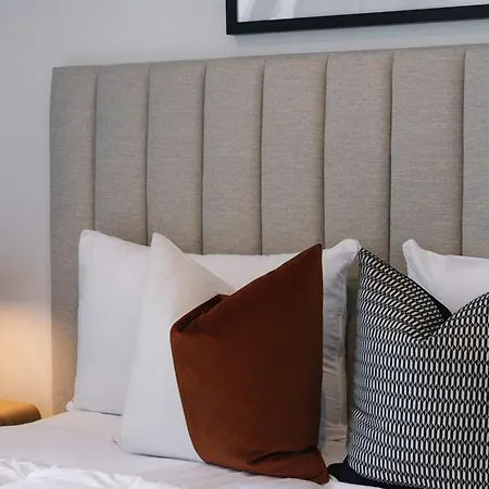 Apartment Elevated Luxury At Qwr & River Views *