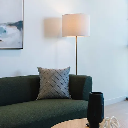 Apartment Elevated Luxury At Qwr & River Views *