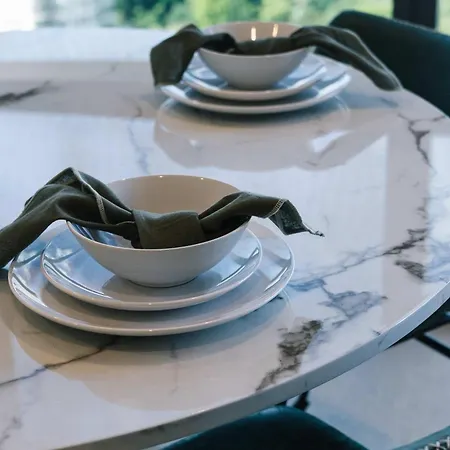 Apartment Elevated Luxury At Qwr & River Views *