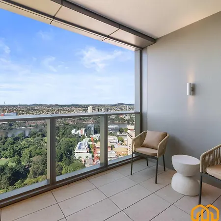 Apartment Elevated Luxury At Qwr & River Views