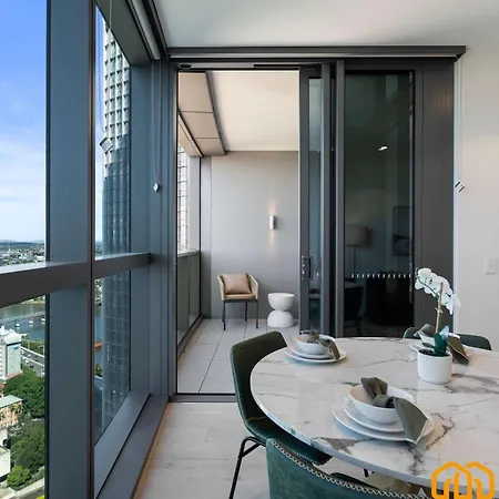 Elevated Luxury At Qwr & River Views