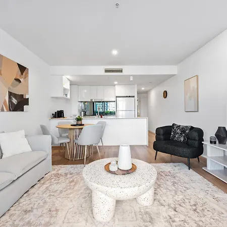 Apartment Stylish View And Location With Pool And Gym