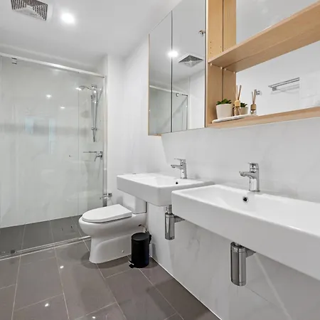 Apartment Stylish View And Location With Pool And Gym Brisbane