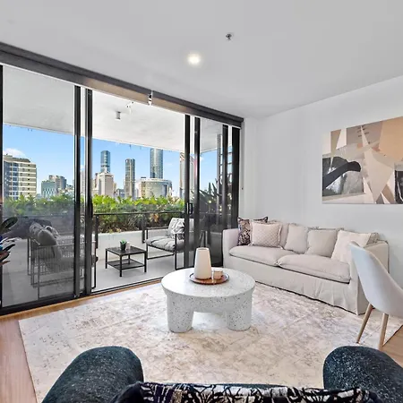Apartment Stylish View And Location With Pool And Gym