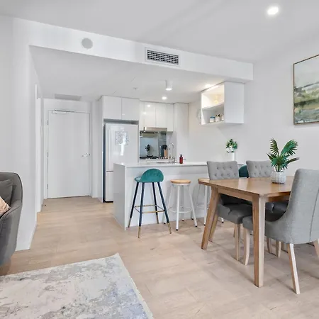 Apartment Stylish In Southbank Location With Parking Brisbane