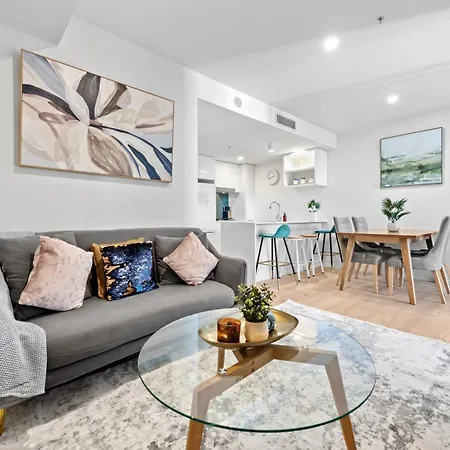 Apartment Stylish In Southbank Location With Parking