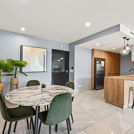 Luxe Newstead Pad With 65-inch Tv, Balcony, Pool And Gym * Brisbane
