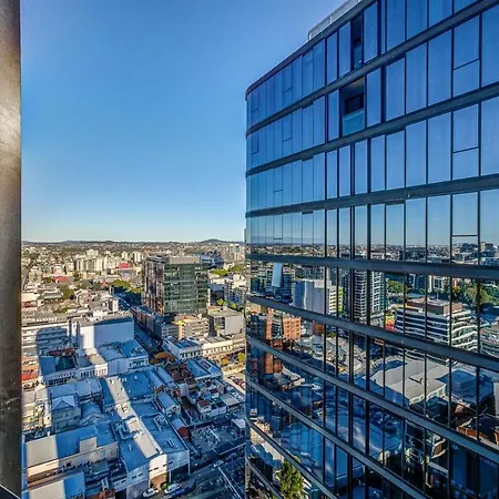 Valley Lookout - Luxe 1br Exclusive Rooftop Pool Apartment *
