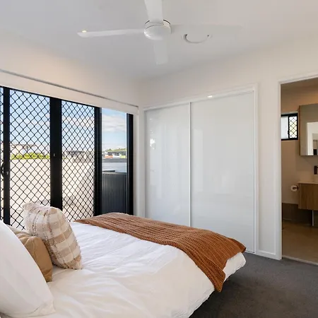 Premium 3br Floor With Parking, Ev Friendly & Views