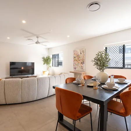 Premium 3br Floor With Parking, Ev Friendly & Views Apartment Brisbane