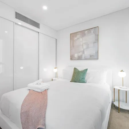 Cbd Luxe Pad Skytower Pool & Gym Apartment
