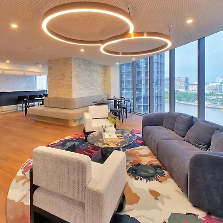 River Glow At Queens Wharf Level 43 Including Parking, Pool, And Views Apartment Brisbane