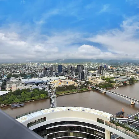 Apartment River Glow At Queens Wharf Level 43 Including Parking, Pool, And Views Brisbane