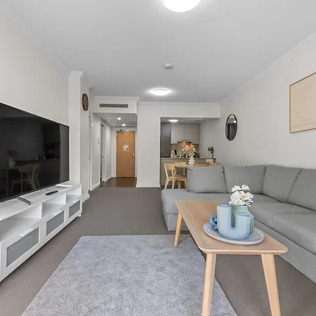 Leafy And Quiet 2br - Close To Hospital With Parking Apartment