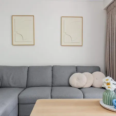 Apartment Leafy And Quiet 2br - Close To Hospital With Parking *