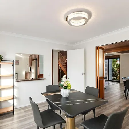 Sunnybank Hills Retreat 6 Beds Near Market Square Holiday home Brisbane