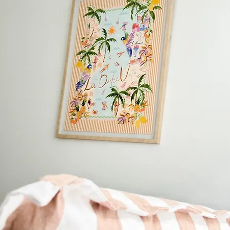 Limone - 2br - Sleeps 6 - Cbd And Free Parking Apartment *