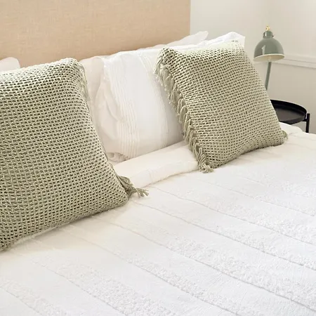 Limone - 2br - Sleeps 6 - Cbd And Free Parking Apartment