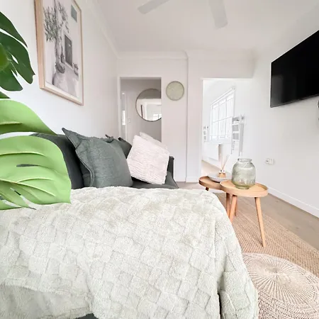 Limone - 2br - Sleeps 6 - Cbd And Free Parking *
