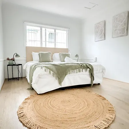 Limone - 2br - Sleeps 6 - Cbd And Free Parking *