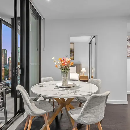 Apartment Views 2br With Infinity Pool, Gym And Parking Brisbane