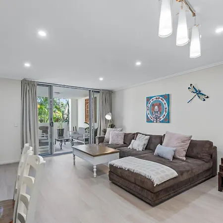Spacious And With Huge Courtyard And Parking Apartment *