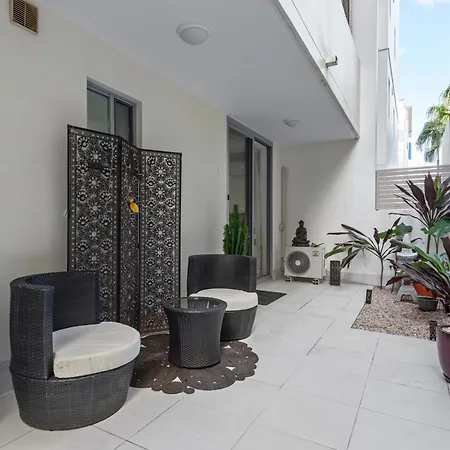 Apartment Spacious And With Huge Courtyard And Parking