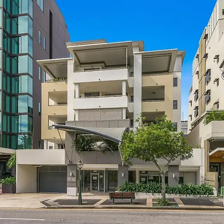Apartment Spacious And With Huge Courtyard And Parking