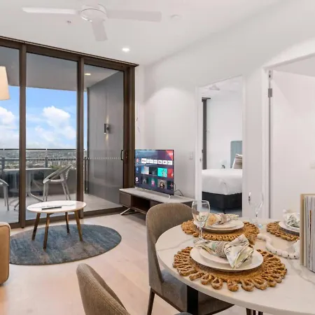 Affordable Luxe And River Views 5 Star Amenities *