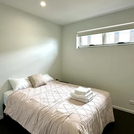 2bedroom 2bath In Garden Apartment Brisbane