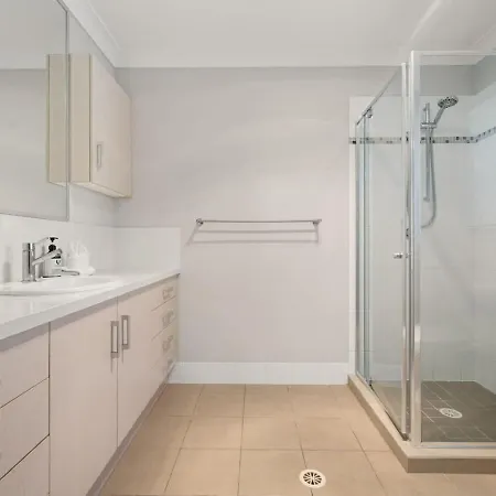 Cosy 4br With Yard In Peaceful Keperra Brisbane