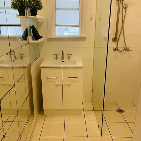 Cozy 4br Close To Schools & Shops&lookout Holiday home Brisbane
