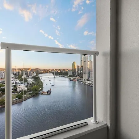 Skyline Stunner 3bed-2bath-1car-views - Cbd Brisbane