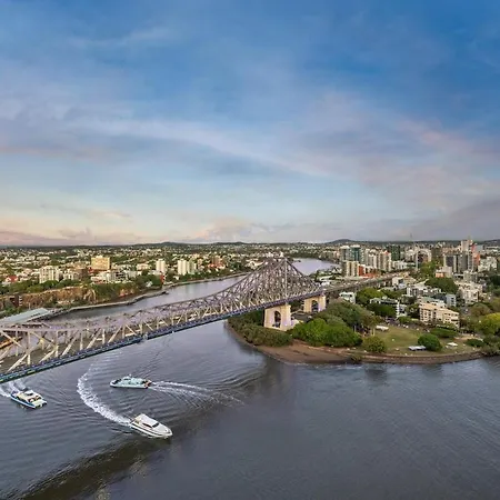 Skyline Stunner 3bed-2bath-1car-views - Cbd Apartment
