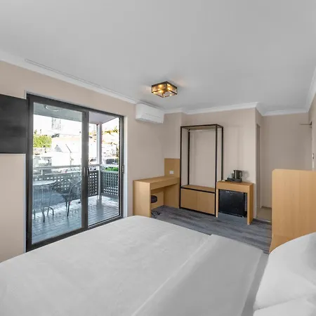 Spring Hill Hotel