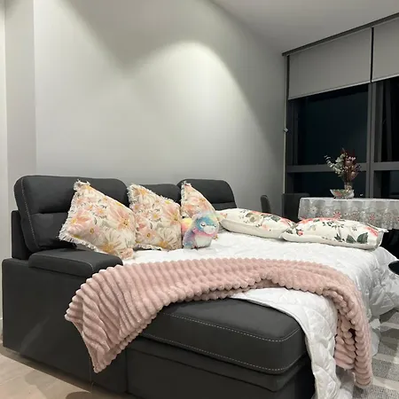 Luxury At Queens Wharf Tower *