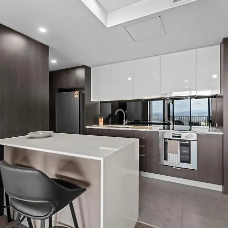 1 Bedroom With Stunning Views Heart Of Apartment *
