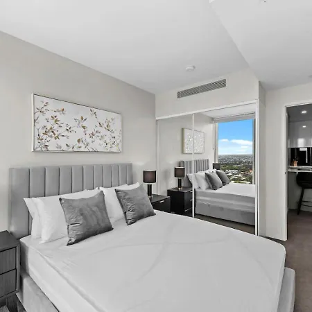 1 Bedroom With Stunning Views Heart Of