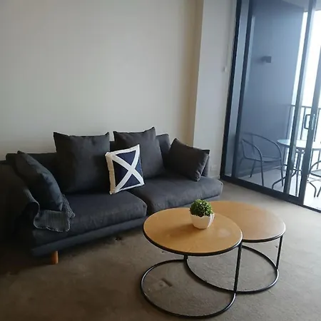 1 Bedroom With Stunning Views Heart Of Apartment